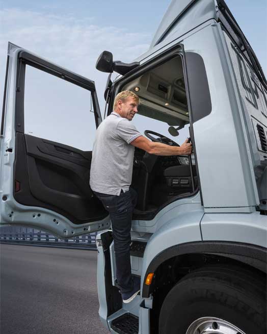 IVECO S-eWay Artic